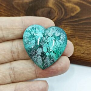 Cabochon hand made cuore in resina, colore verde menta, argento.