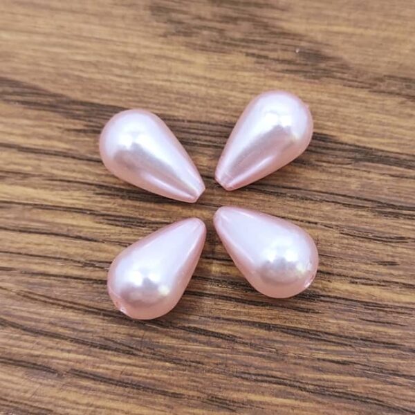 Quattro perline gocce per bigiotteria, 16x10mm, colore rosa.